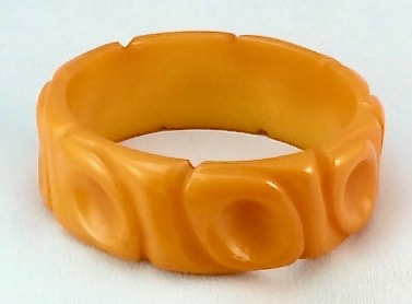 BB210 scoop carved butterscotch bangle